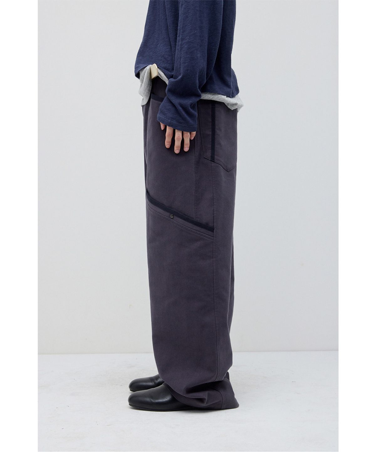 해칭룸(HATCHINGROOM) Sequence Pants Blue Charcoal