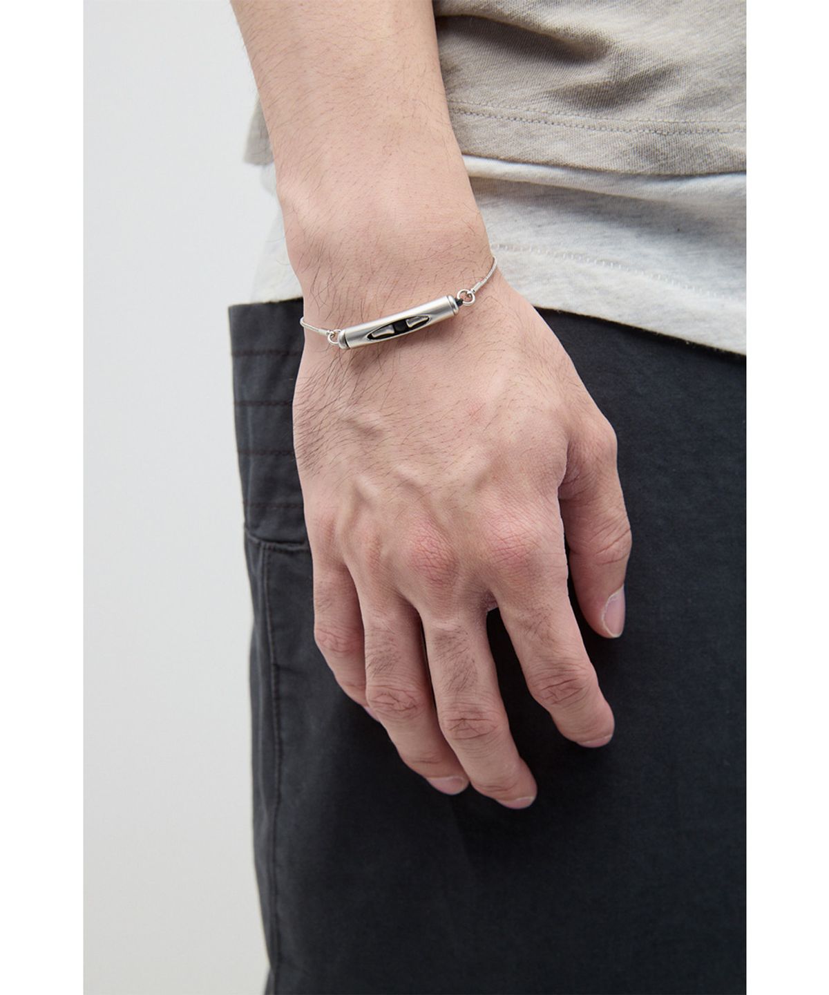 해칭룸(HATCHINGROOM) Cylinder Bracelet Black