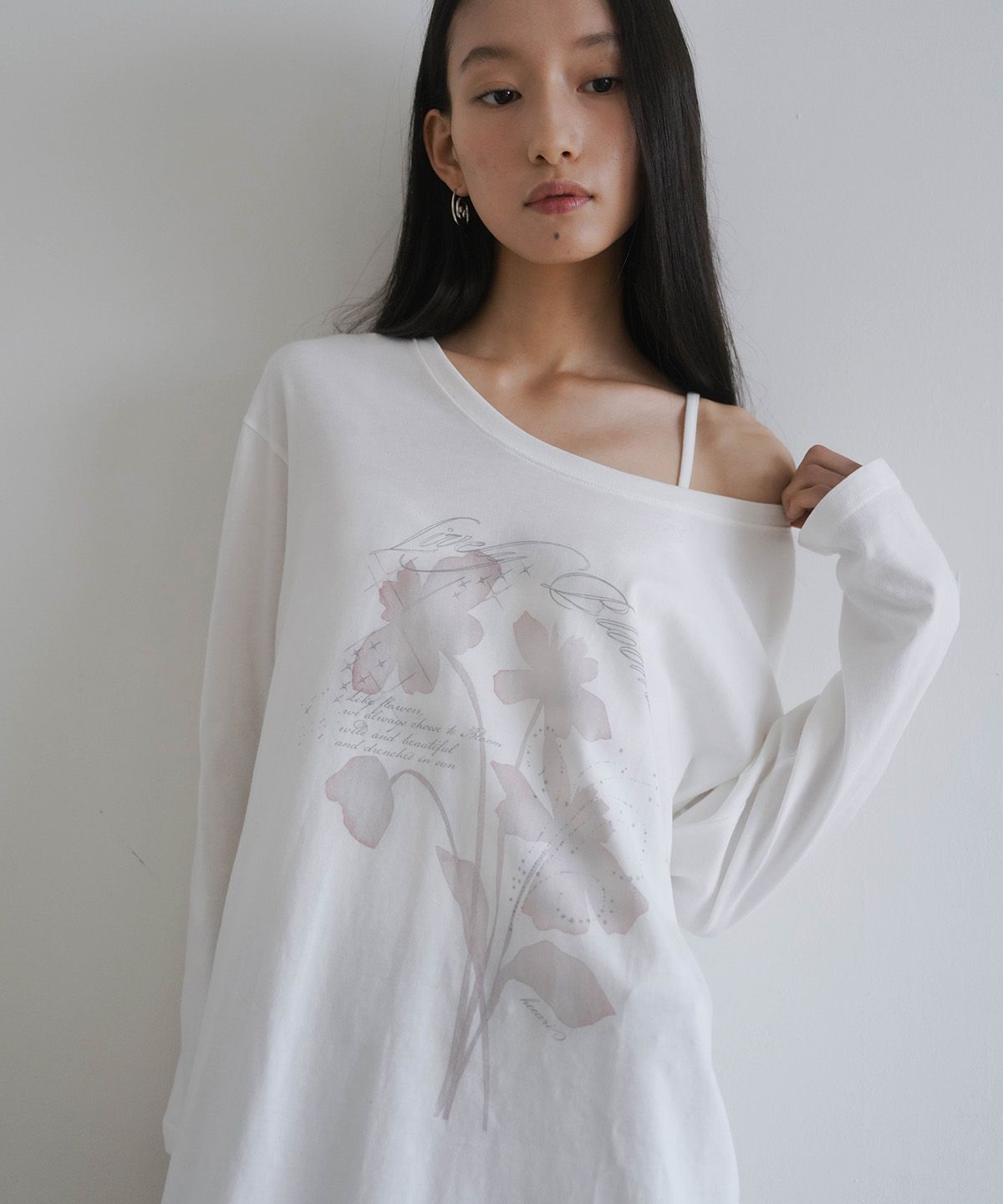 히어리(HEEARI) 플라워 프린팅 원숄더 롱슬리브_빈티지플라워
