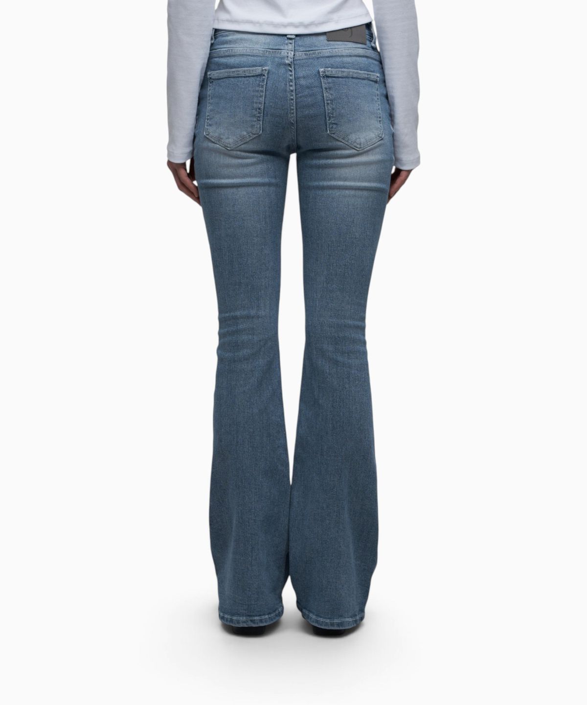 시너진(SYNERJYN) 101 CAT WASHING LOW-RISE JEANS LIGHT BLUE