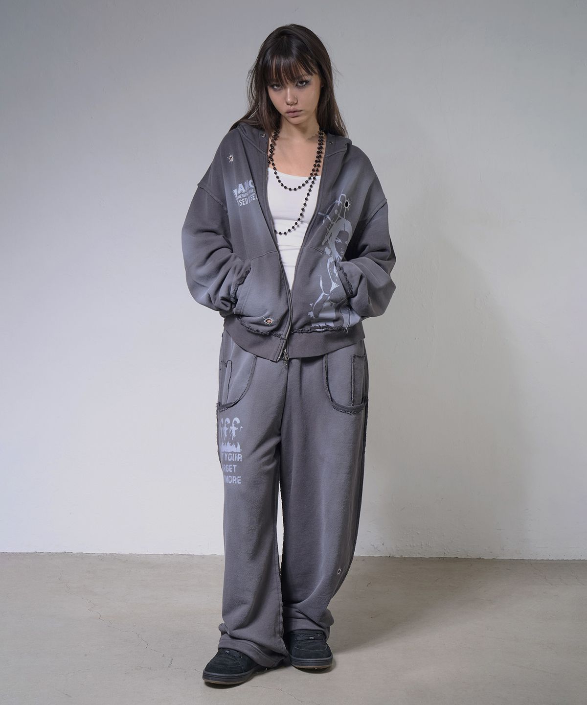 팬시클럽(FANCY CLUB) 로스트 타깃 후드 집업 (CHARCOAL) F26ZA512
