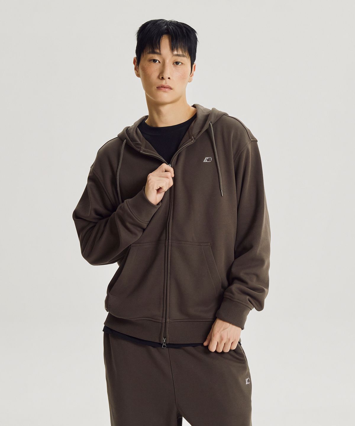 뉴발란스(NEW BALANCE) NBMDG41803 / UNI 에센셜 클래식 후드집업 (COCOA)