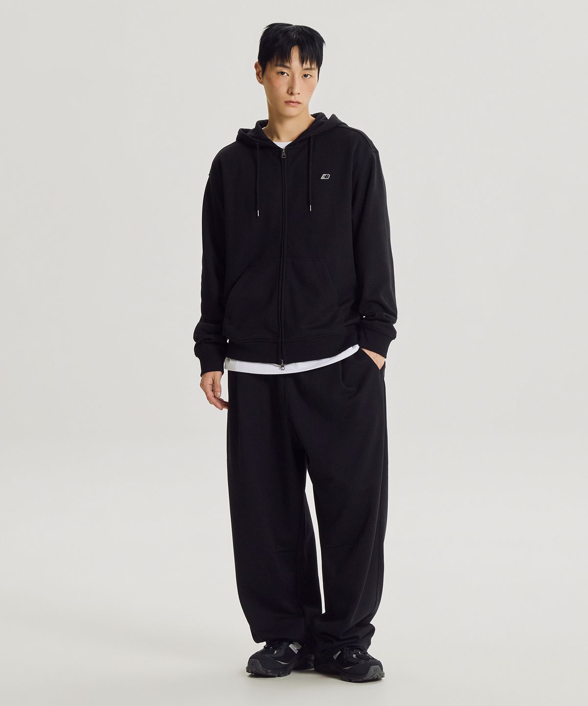 뉴발란스(NEW BALANCE) NBMDG41803 / UNI 에센셜 클래식 후드집업 (BLACK)