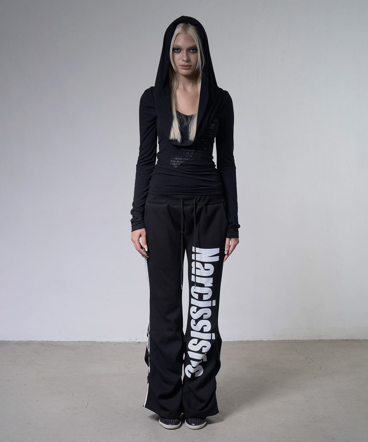 팬시클럽(FANCY CLUB) 드레이프 후디 롱슬리브 (BLACK) F26ZB521
