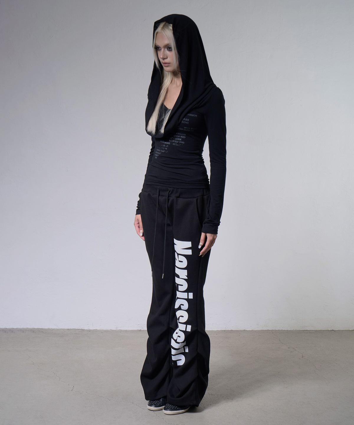 팬시클럽(FANCY CLUB) 드레이프 후디 롱슬리브 (BLACK) F26ZB521