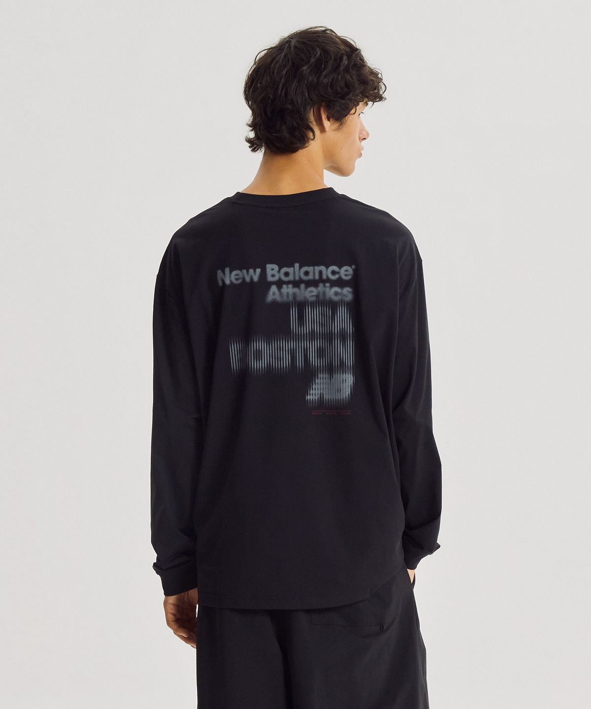 뉴발란스(NEW BALANCE) NBNDG31733 / UNI FROZEN BOSTON 긴팔티 (BLACK)
