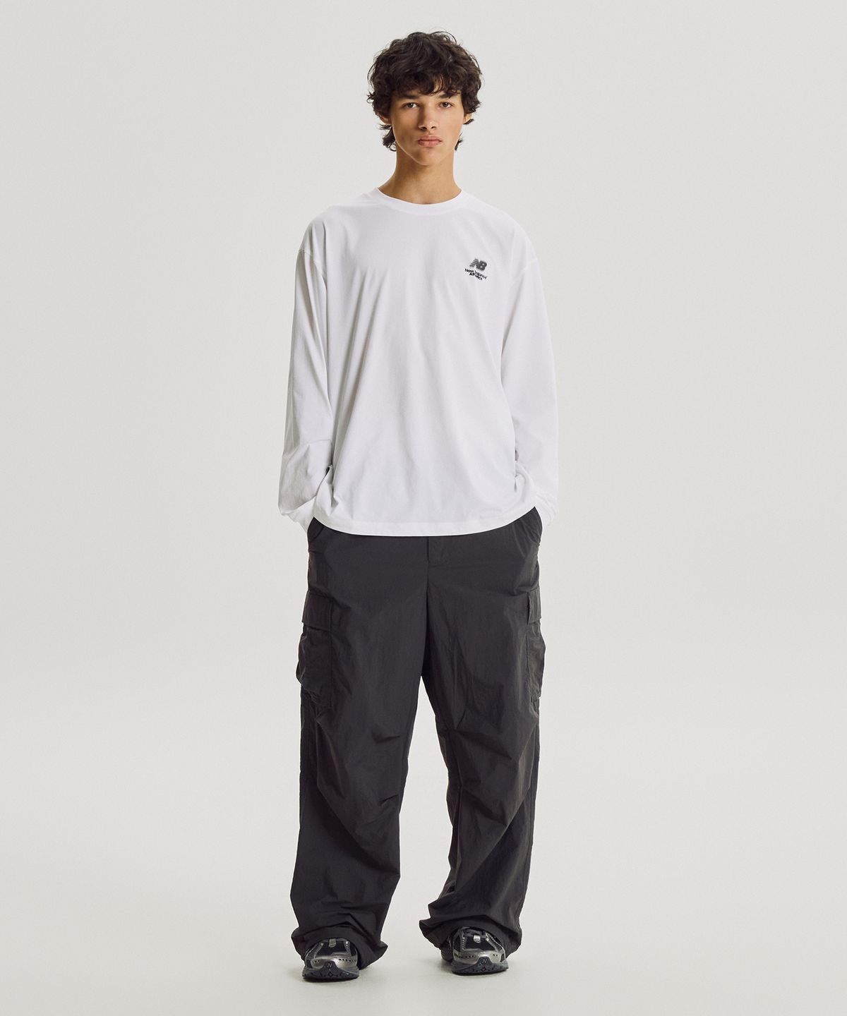뉴발란스(NEW BALANCE) NBNDG31733 / UNI FROZEN BOSTON 긴팔티 (WHITE)