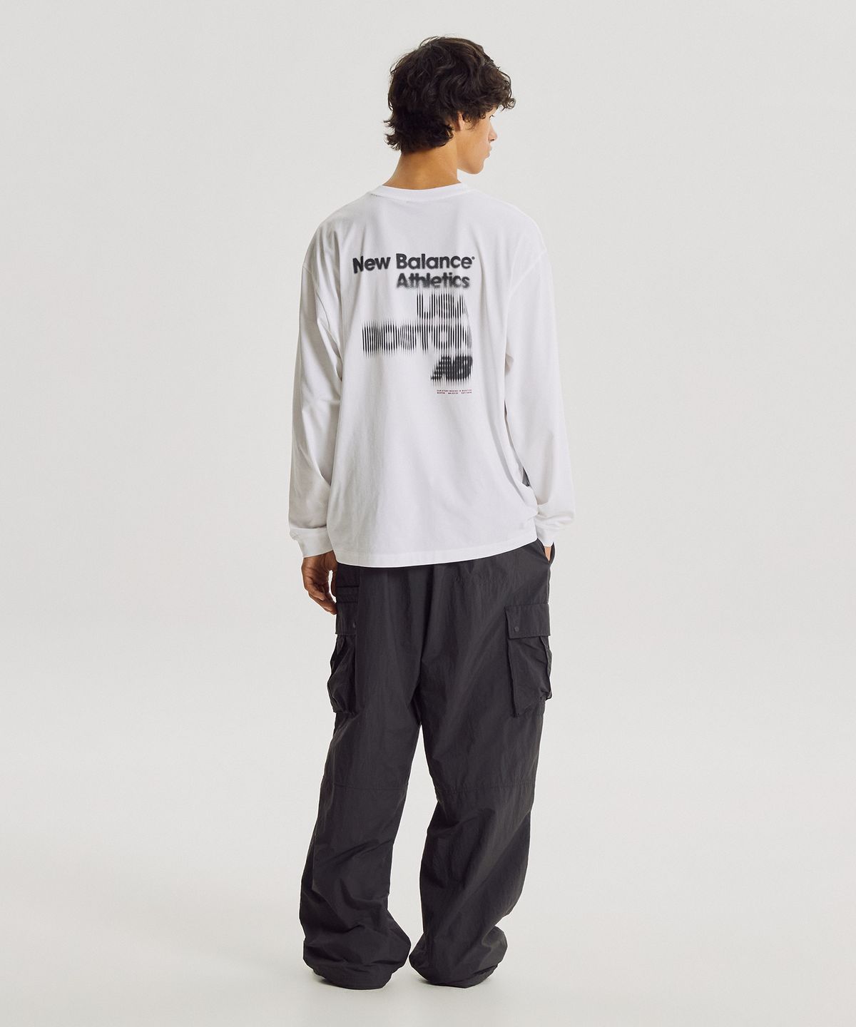 뉴발란스(NEW BALANCE) NBNDG31733 / UNI FROZEN BOSTON 긴팔티 (WHITE)