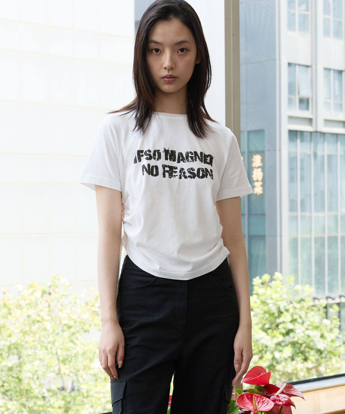 이프소마그넷(IFSO MAGNET) String Short Sleeve Print T-Shirt - WHITE