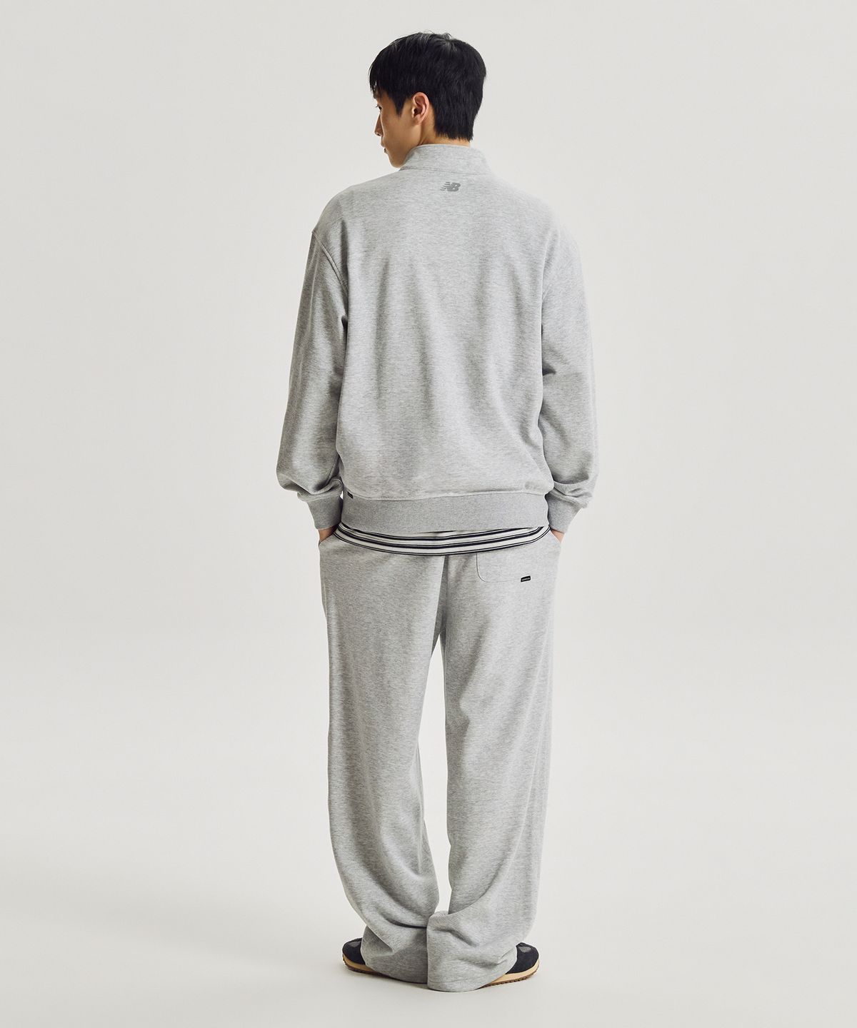 뉴발란스(NEW BALANCE) NBNCG41813 / UNI 에센셜 클래식 반집업 맨투맨 (M/GRAY)
