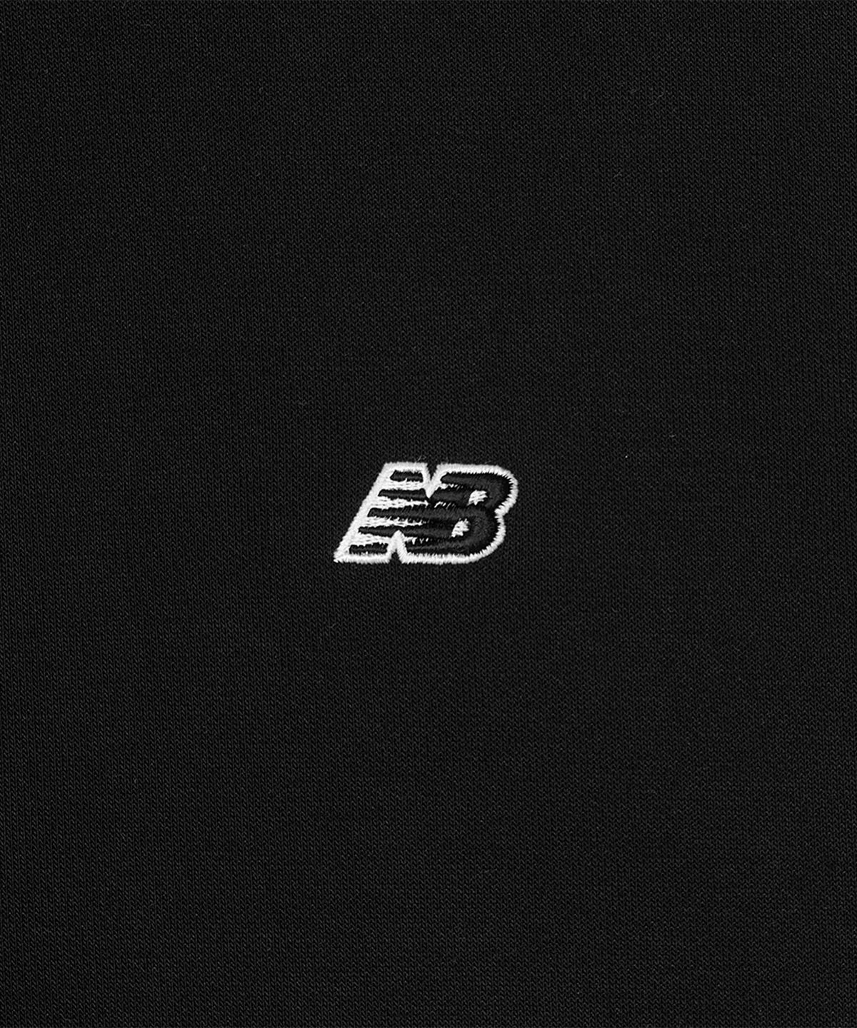 뉴발란스(NEW BALANCE) NBNCG41813 / UNI 에센셜 클래식 반집업 맨투맨 (BLACK)