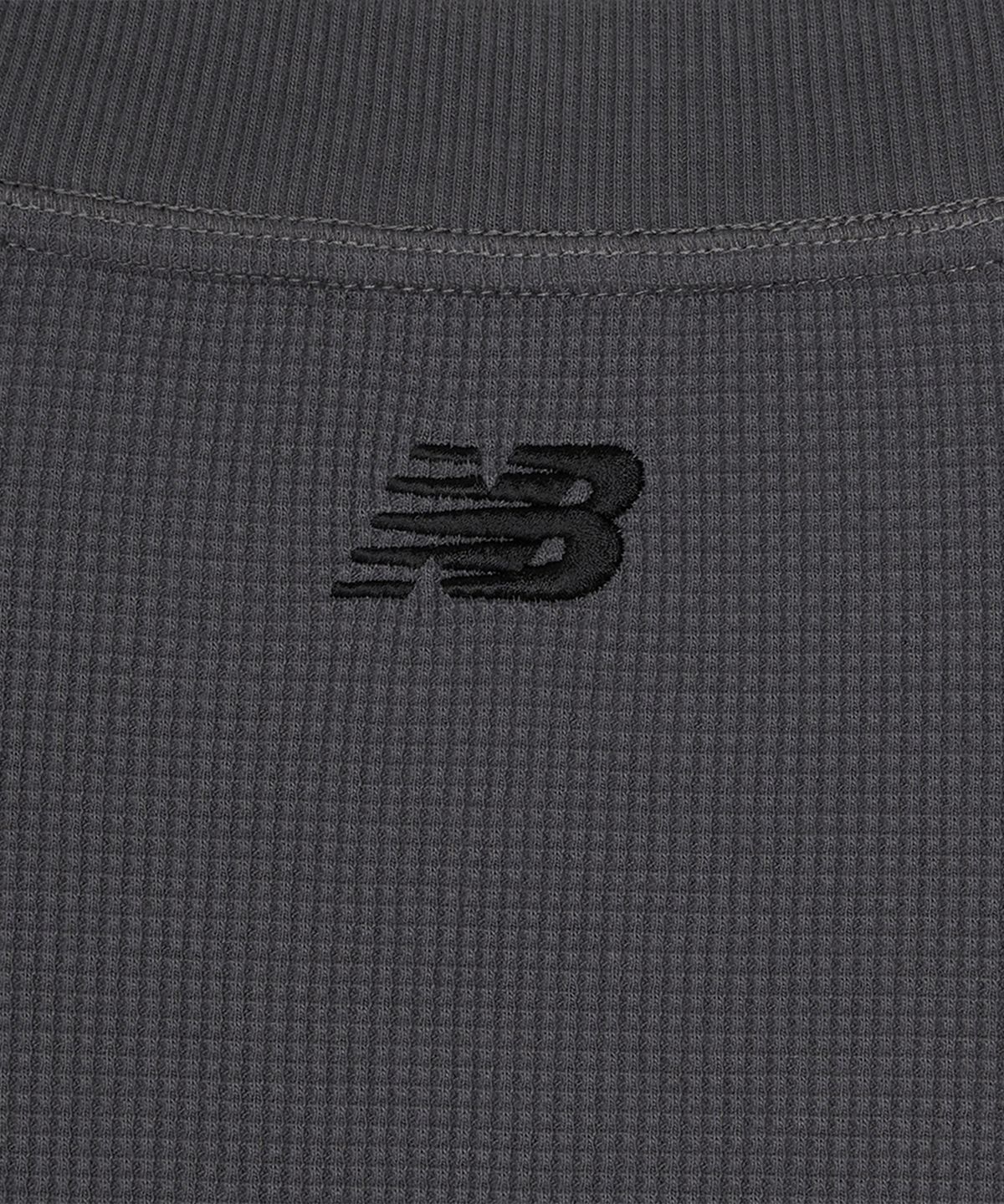 뉴발란스(NEW BALANCE) NBNDG31863 / UNI 모닝레이브 와플 헨리넥 긴팔티 (CHARCOAL)