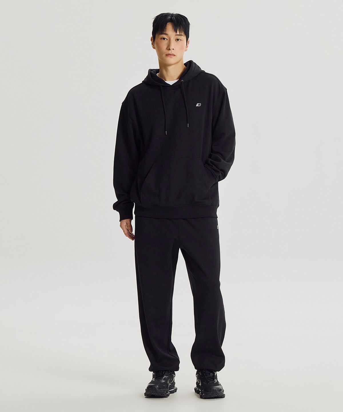 뉴발란스(NEW BALANCE) NBN0G41803 / UNI 에센셜 클래식 후드티 (BLACK)