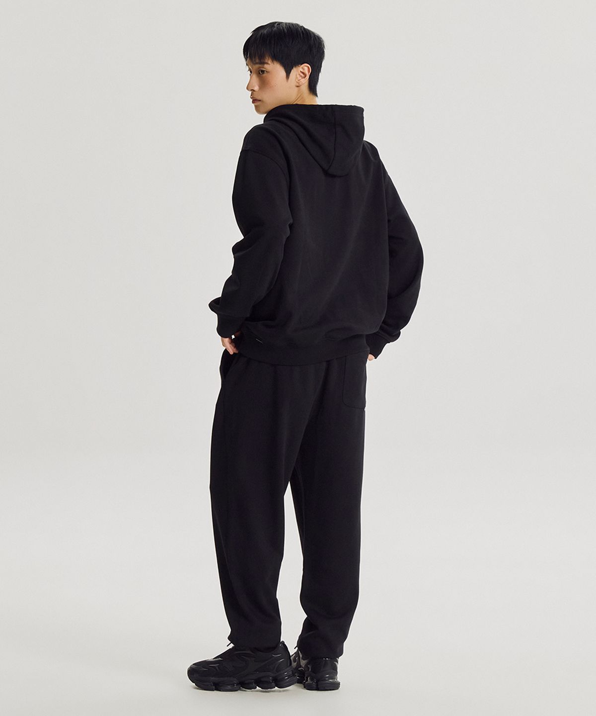 뉴발란스(NEW BALANCE) NBN0G41803 / UNI 에센셜 클래식 후드티 (BLACK)