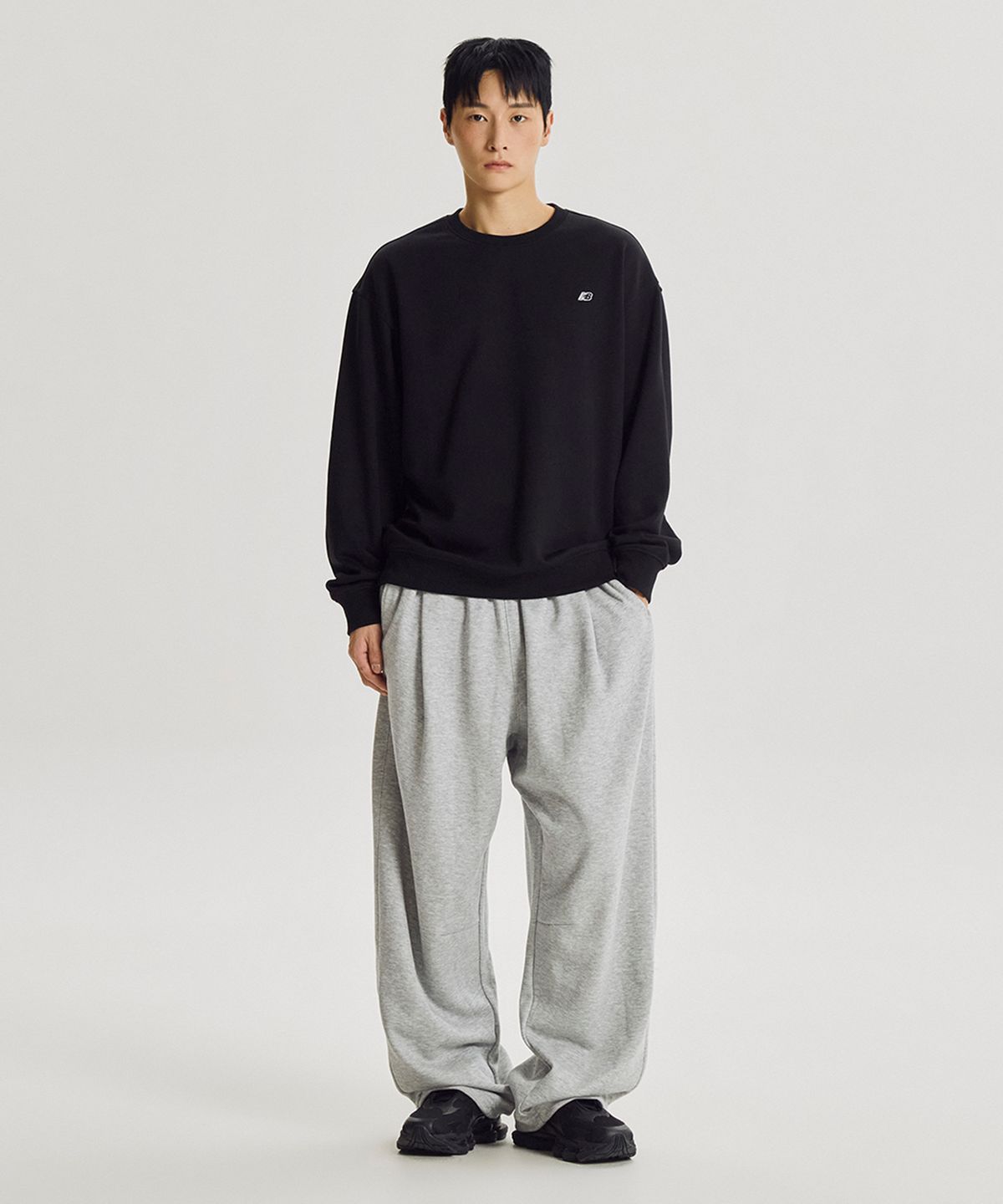 뉴발란스(NEW BALANCE) NBMLG41803 / UNI 에센셜 클래식 조거 팬츠 (M/GRAY)