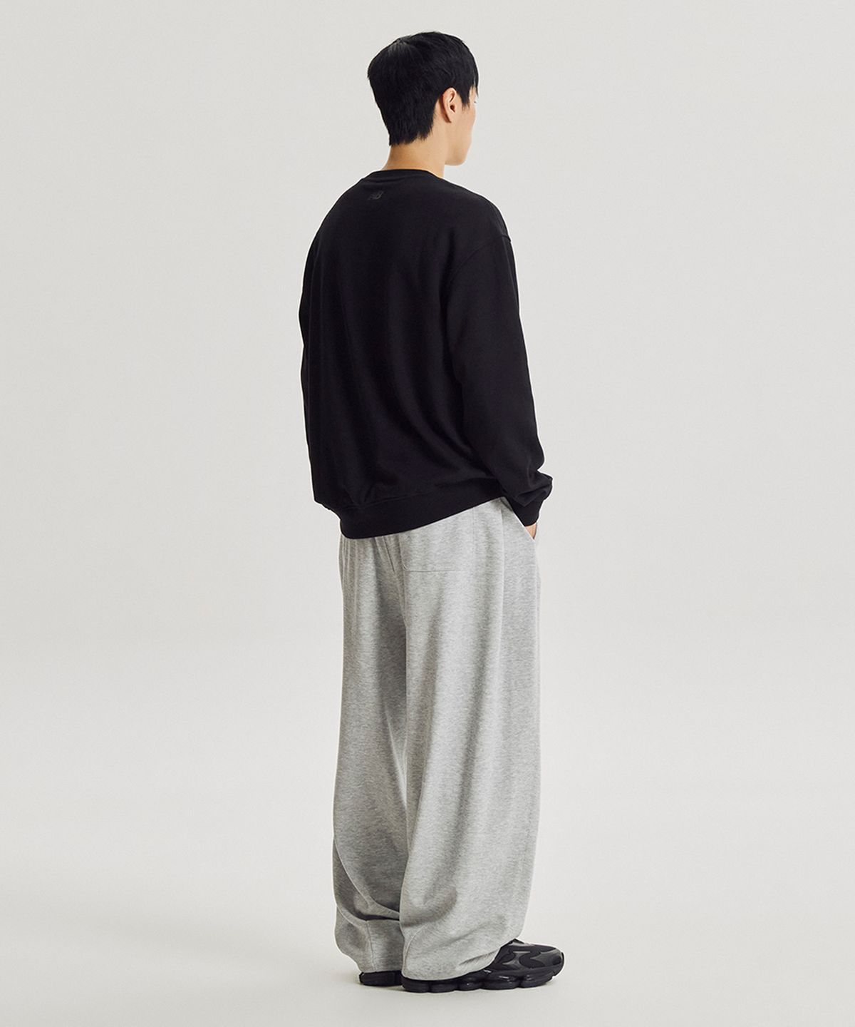뉴발란스(NEW BALANCE) NBMLG41833 / UNI 에센셜 클래식 사이드턱 오버와이드 팬츠 (M/GRAY)