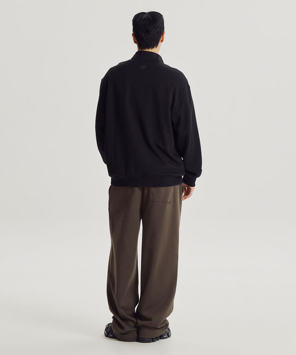 뉴발란스(NEW BALANCE) NBMLG41823 / UNI 에센셜 클래식 와이드 팬츠 (COCOA)