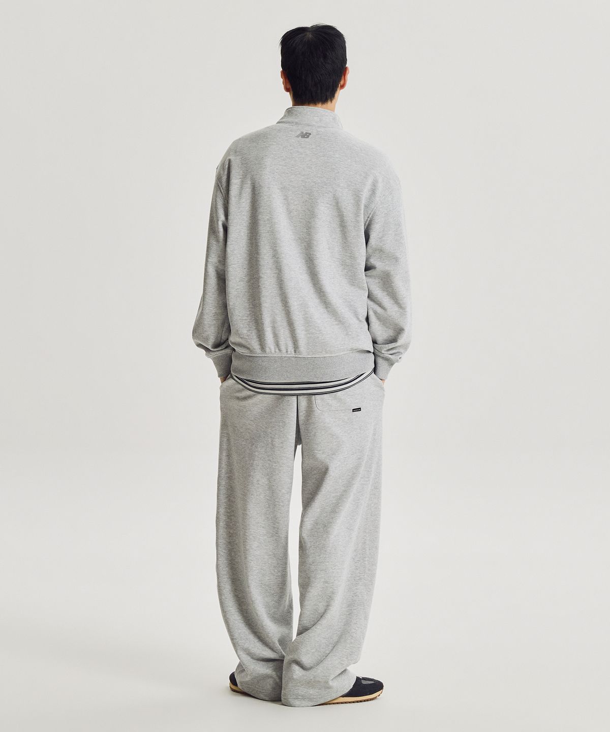 뉴발란스(NEW BALANCE) NBMLG41823 / UNI 에센셜 클래식 와이드 팬츠 (M/GRAY)