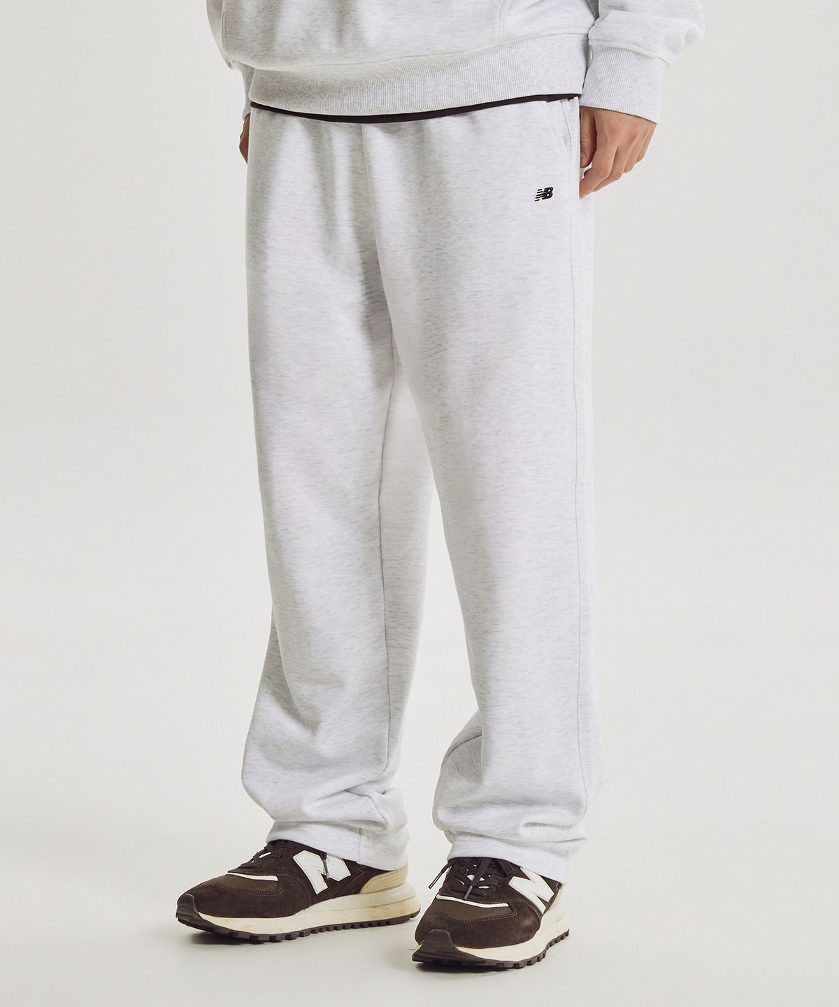 뉴발란스(NEW BALANCE) NBMLG41813 / UNI 에센셜 클래식 스트레이트 팬츠 (A/GRAY)