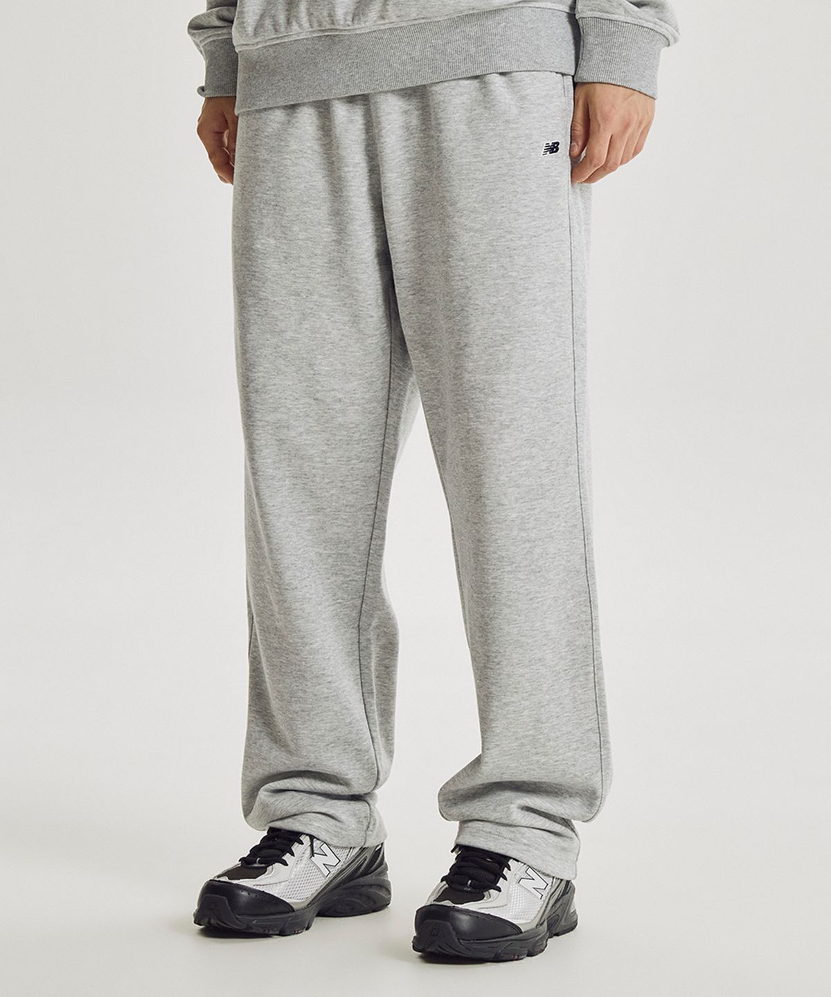 뉴발란스(NEW BALANCE) NBMLG41813 / UNI 에센셜 클래식 스트레이트 팬츠 (M/GRAY)