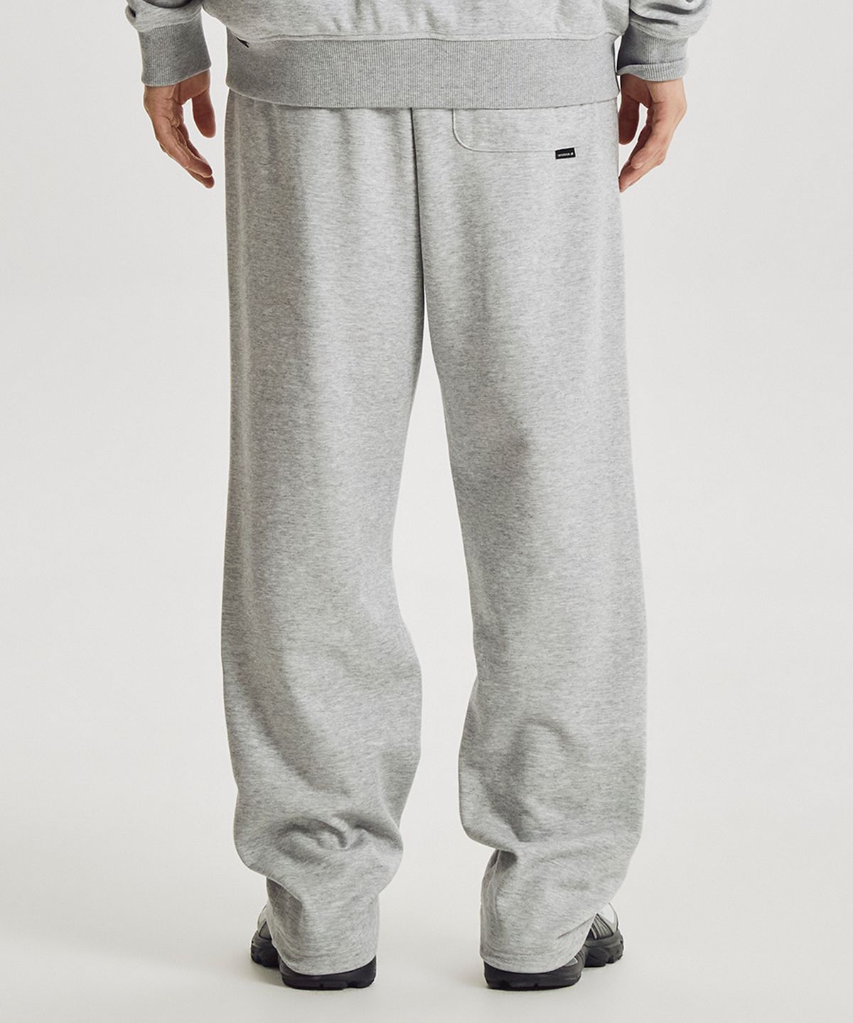 뉴발란스(NEW BALANCE) NBMLG41813 / UNI 에센셜 클래식 스트레이트 팬츠 (M/GRAY)