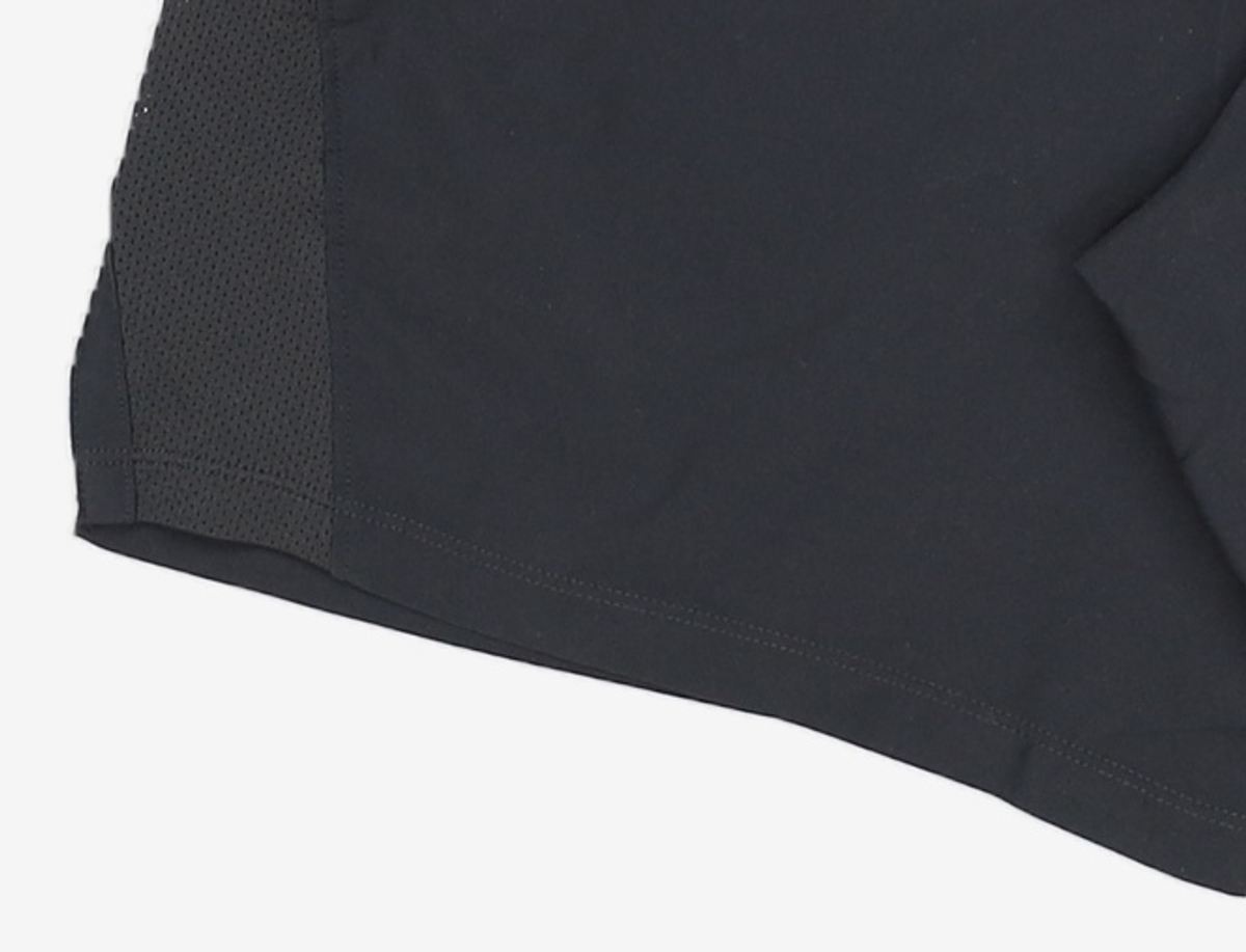 언더아머(UNDERARMOUR) 론치 7인치 쇼츠 1382620-001 XL