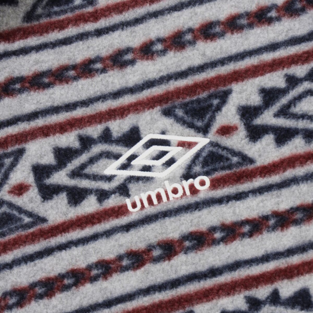 엄브로(UMBRO) 알파플리스 스탠넥 하프집업 그레이 UR423CFSN1