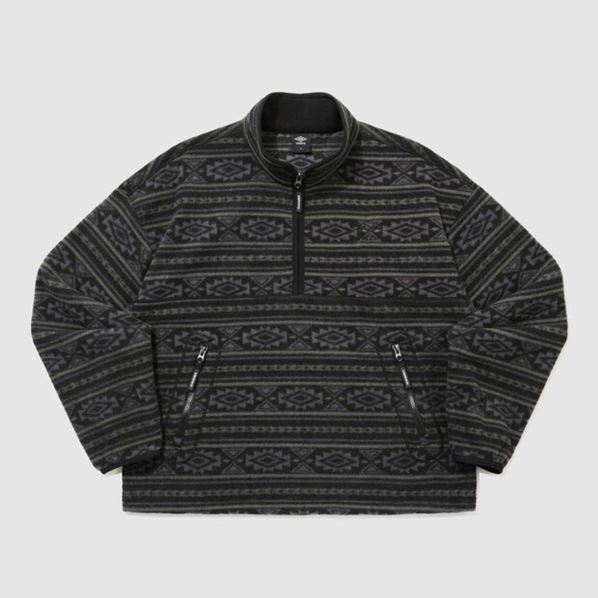 엄브로(UMBRO) 알파플리스 스탠넥 하프집업 블랙 UR423CFSN1
