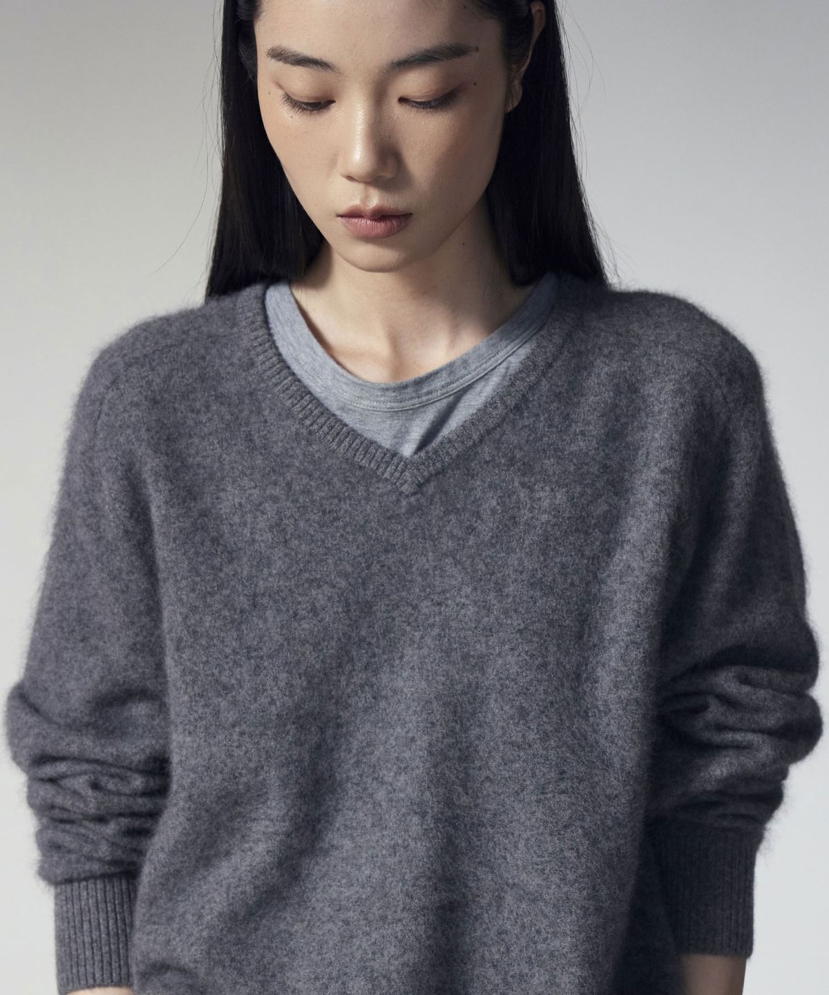 더니트컴퍼니(THEKNITCOMPANY) (우먼) 브러시드 울 캐시미어 브이넥 스웨터 6color