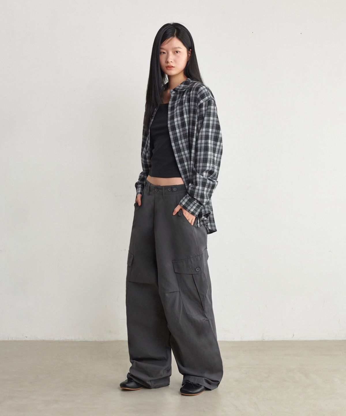 굿라이프웍스(GLW) [unisex] 와이드 빅포켓 코튼 카고 팬츠 차콜