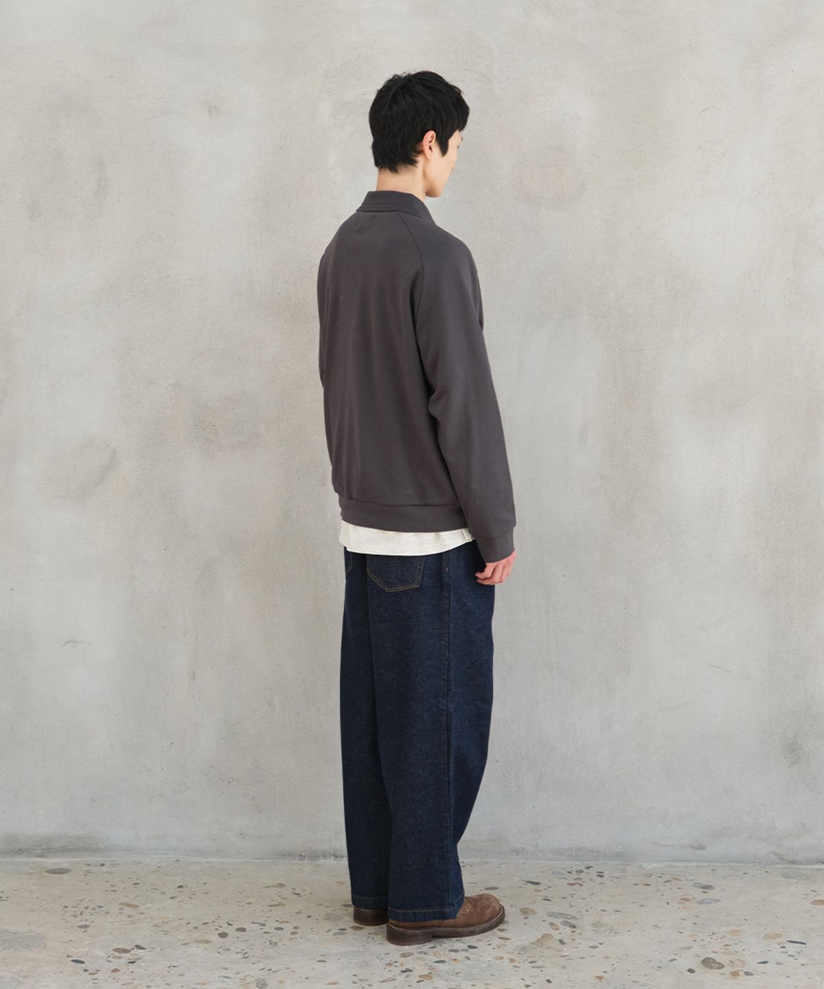 홀리선(HORLISUN) Sugarpine Raglan Collar Sweatshirt Charcoal