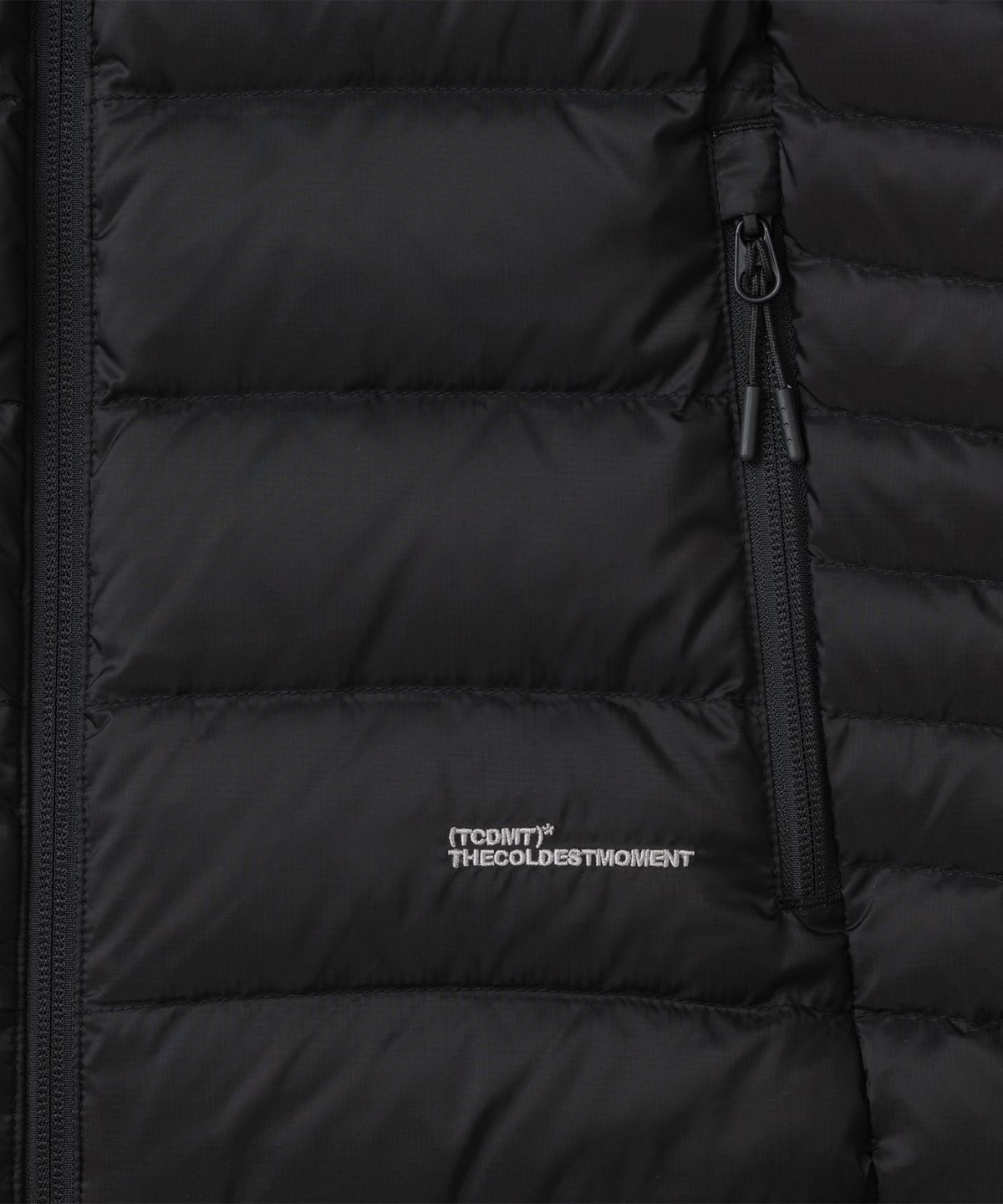 더콜디스트모먼트(THECOLDESTMOMENT) TCM slice fingerhole down jacket (black)