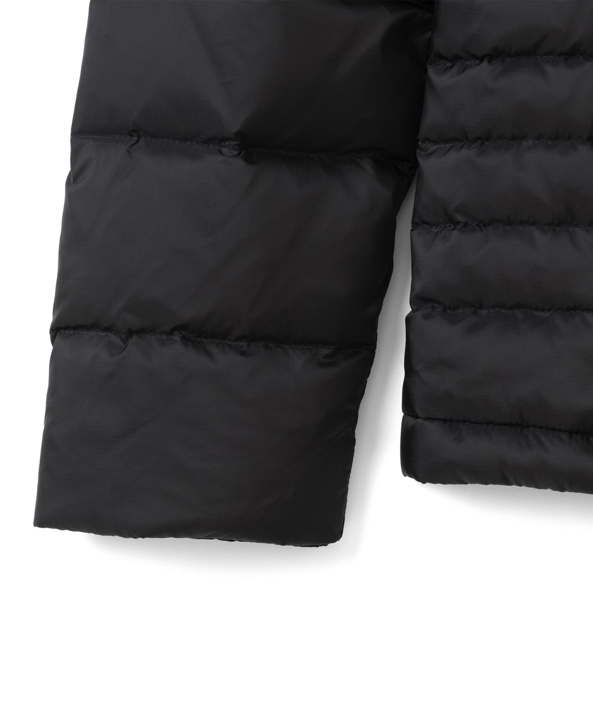 더콜디스트모먼트(THECOLDESTMOMENT) TCM slice fingerhole down jacket (black)