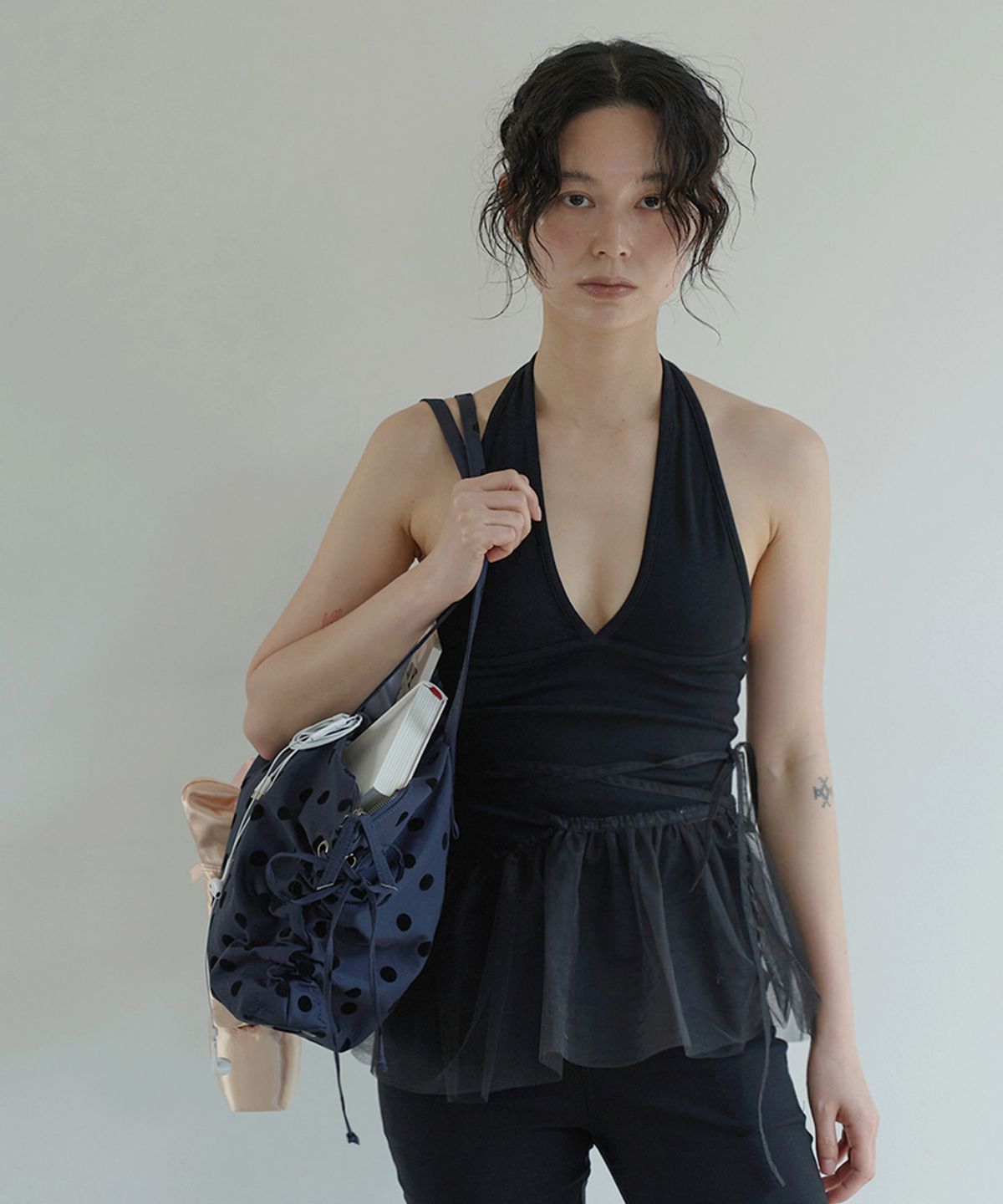 콰니(KWANI) Rufflee Dottie Bag Navy - Big