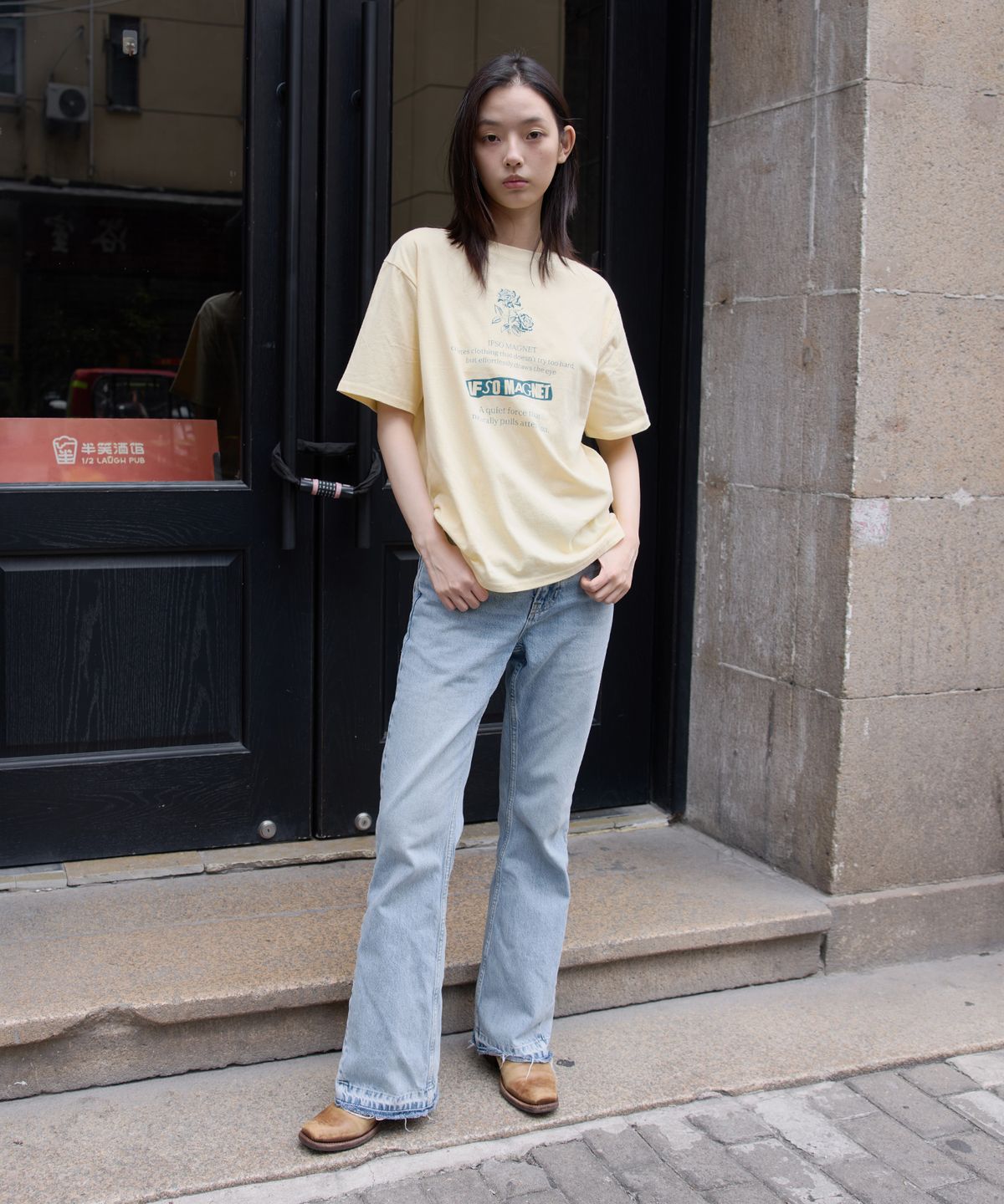 이프소마그넷(IFSO MAGNET) Loose fit Rose print Short-sleeve T-shirt - YELLOW