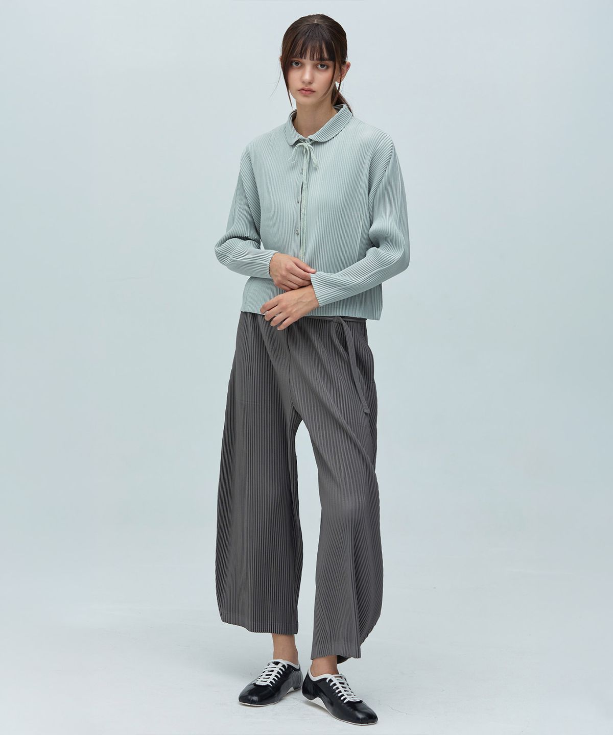 와이오와이(YOYOYOY) 리본 스트랩 라운드 칼라 플리츠 자켓 2colors