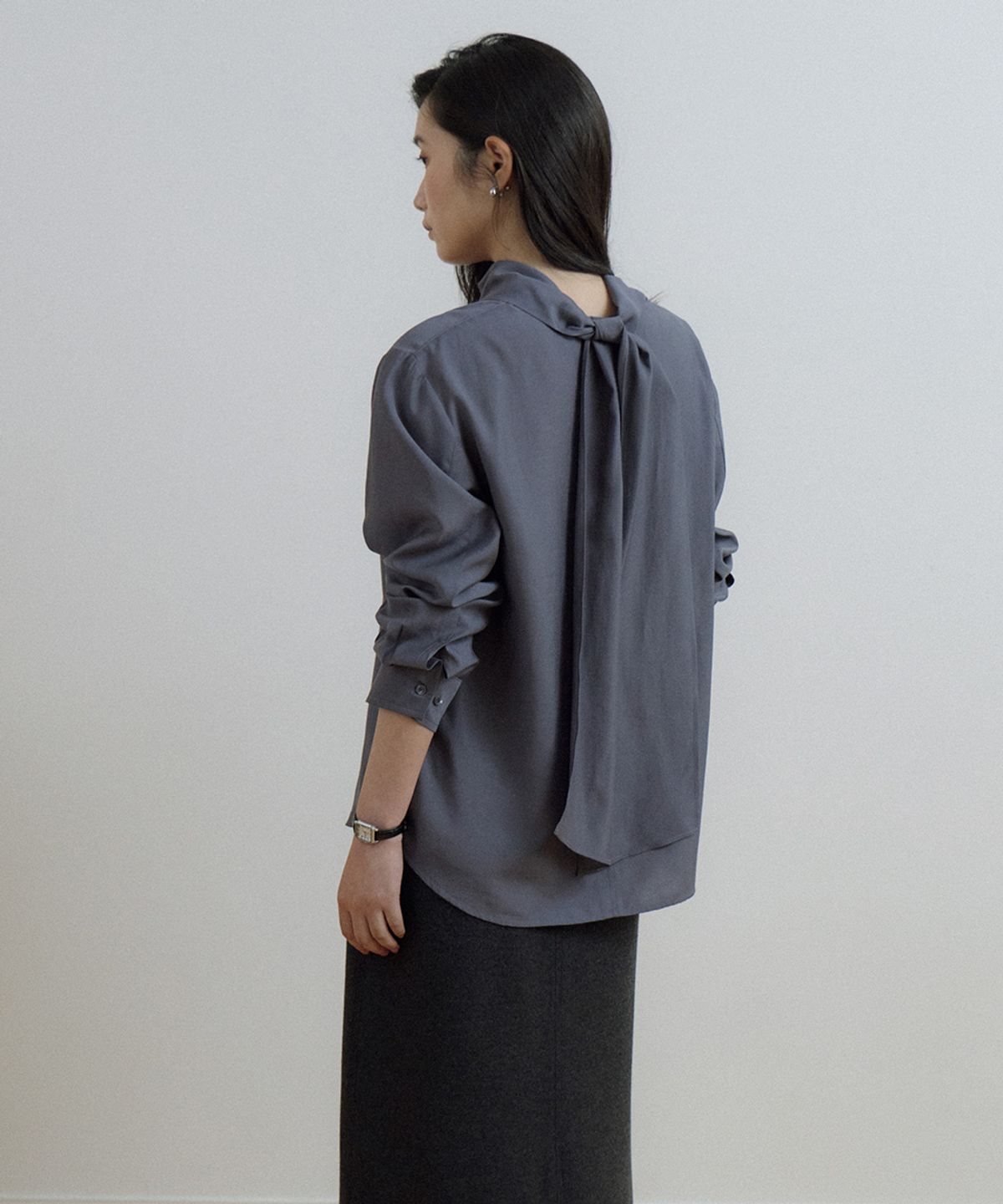 링서울(LINGSEOUL) draped tie blouse-charcoal