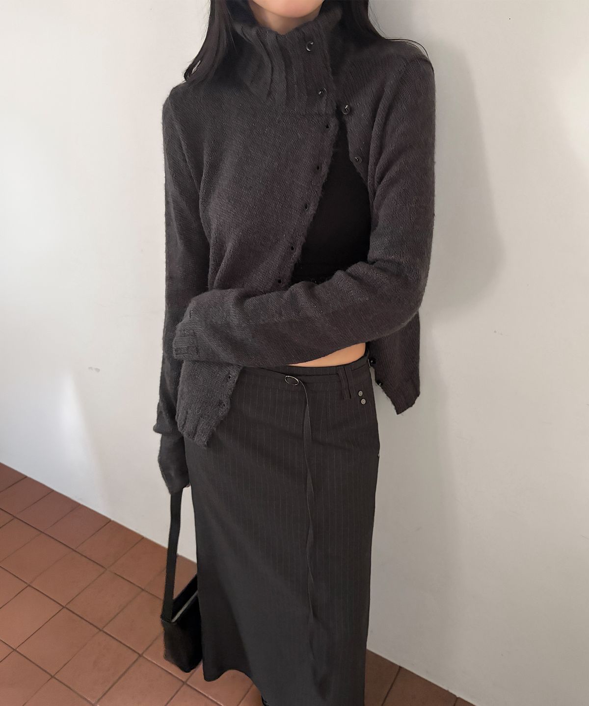 이프소마그넷(IFSO MAGNET) Button High-neck Cardigan - CHARCOAL