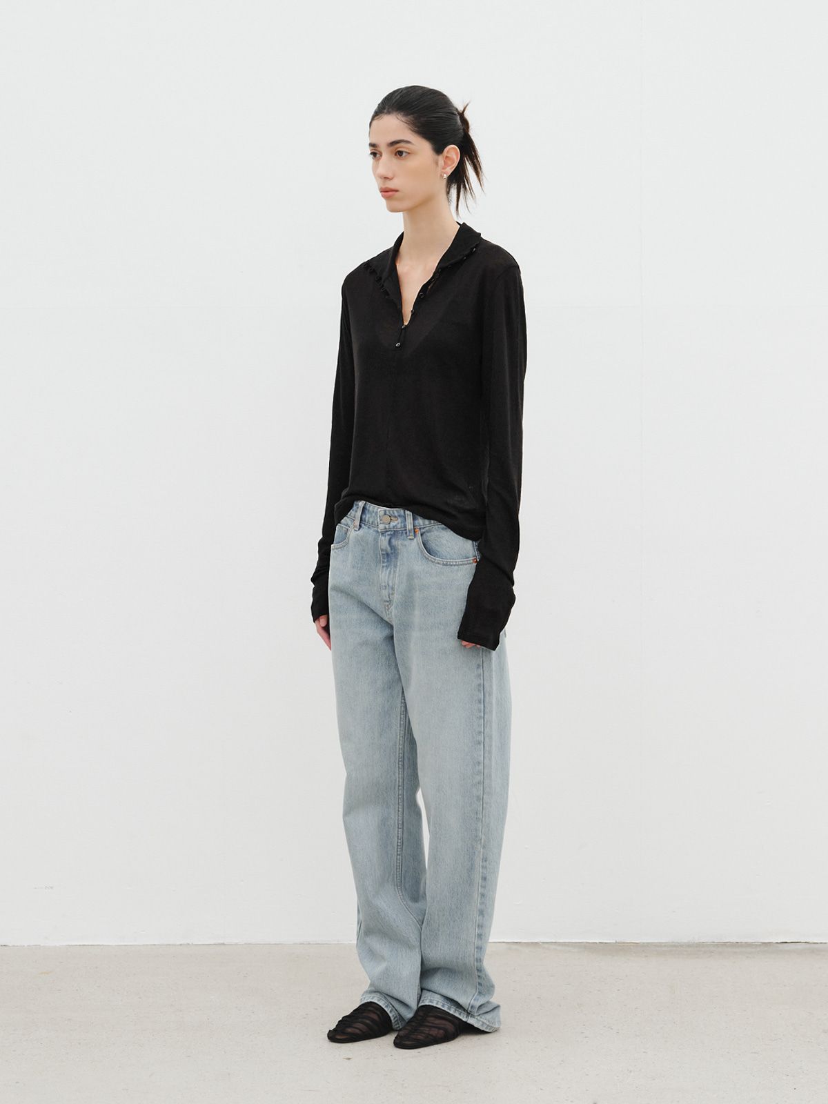 리플레인(REPLAIN) BUTTON-DOWN TURTLENECK TOP_BLACK