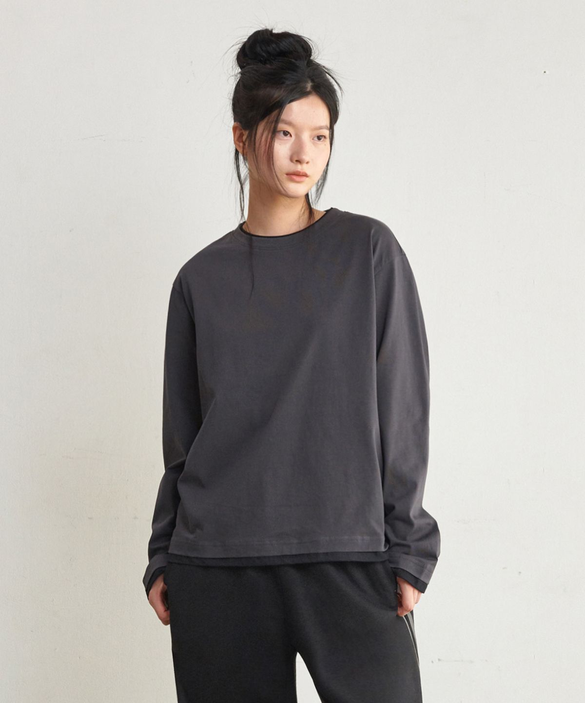 굿라이프웍스(GLW) [unisex] 더블 레이어드 롱슬리브티 차콜