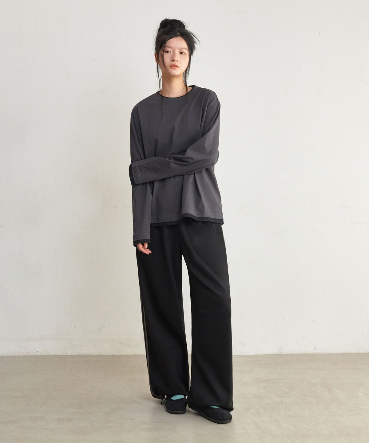 굿라이프웍스(GLW) [unisex] 더블 레이어드 롱슬리브티 차콜