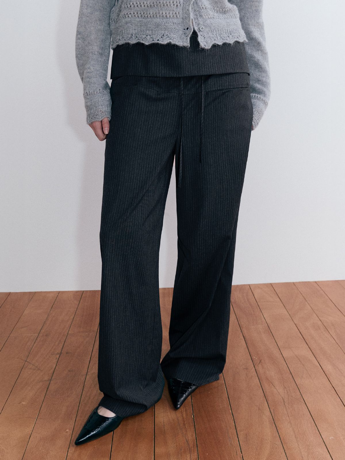 에트몽(ETMON) Stripe Fold Strap Pants, Charcoal