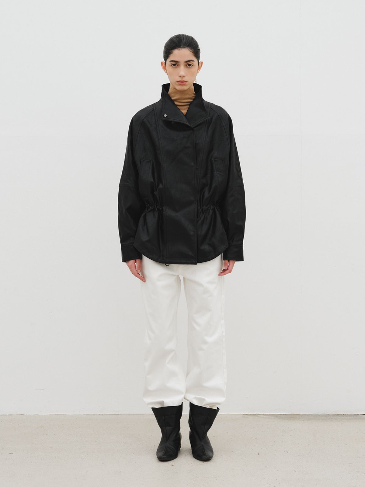 리플레인(REPLAIN) VEGAN LEATHER FUNNEL-NECK JACKET_BLACK