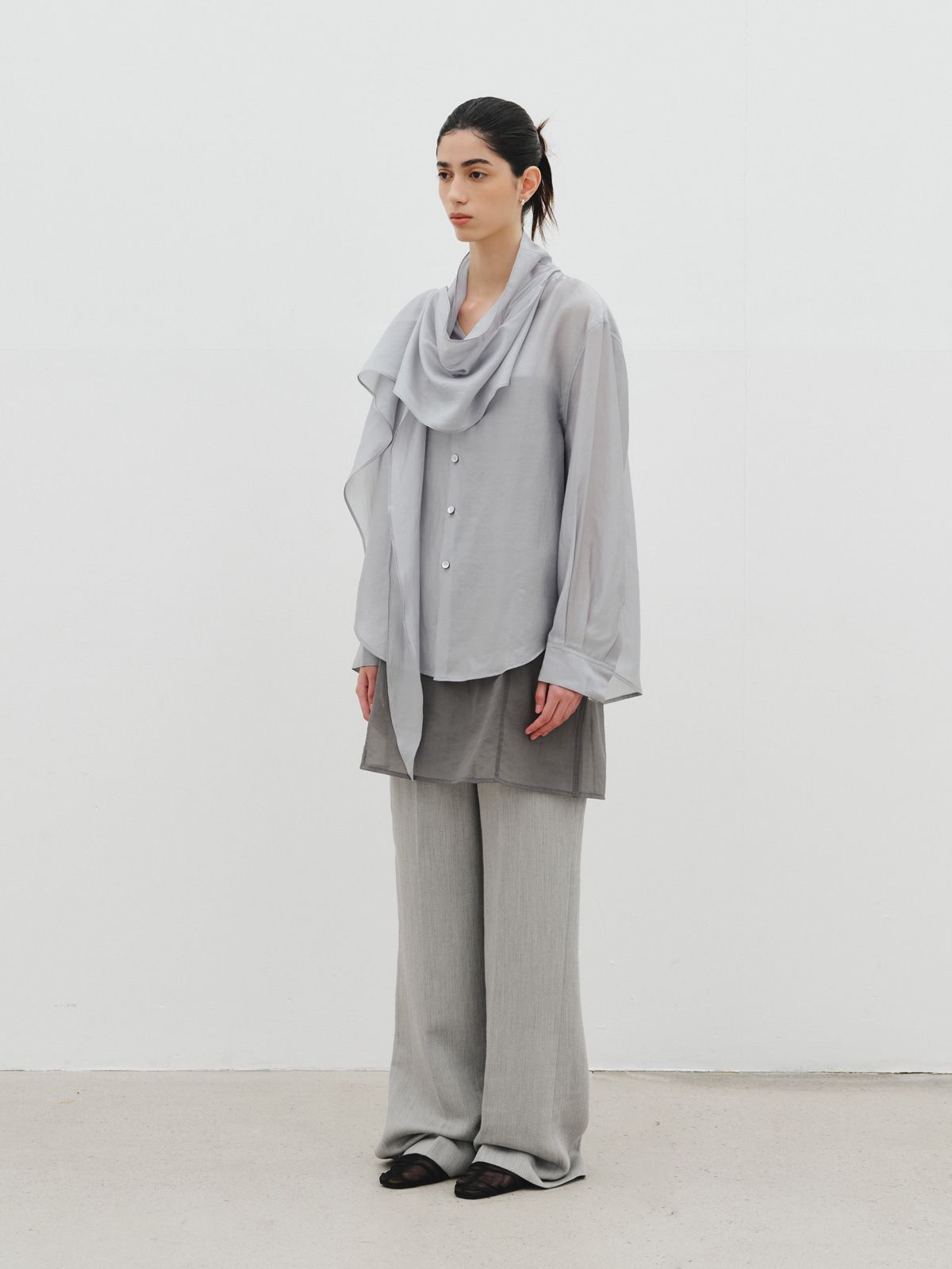 리플레인(REPLAIN) SCARF TIE BLOUSE_SMOKE BLUE