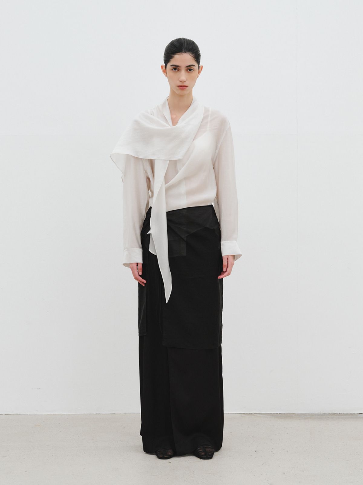 리플레인(REPLAIN) SCARF TIE BLOUSE_LIGHT GREY