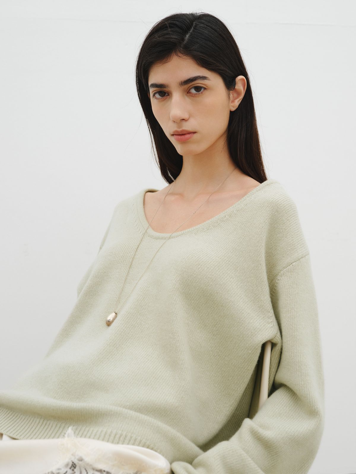 리플레인(REPLAIN) CASHMERE BLEND U-NECK KNIT_LIGHT GREEN