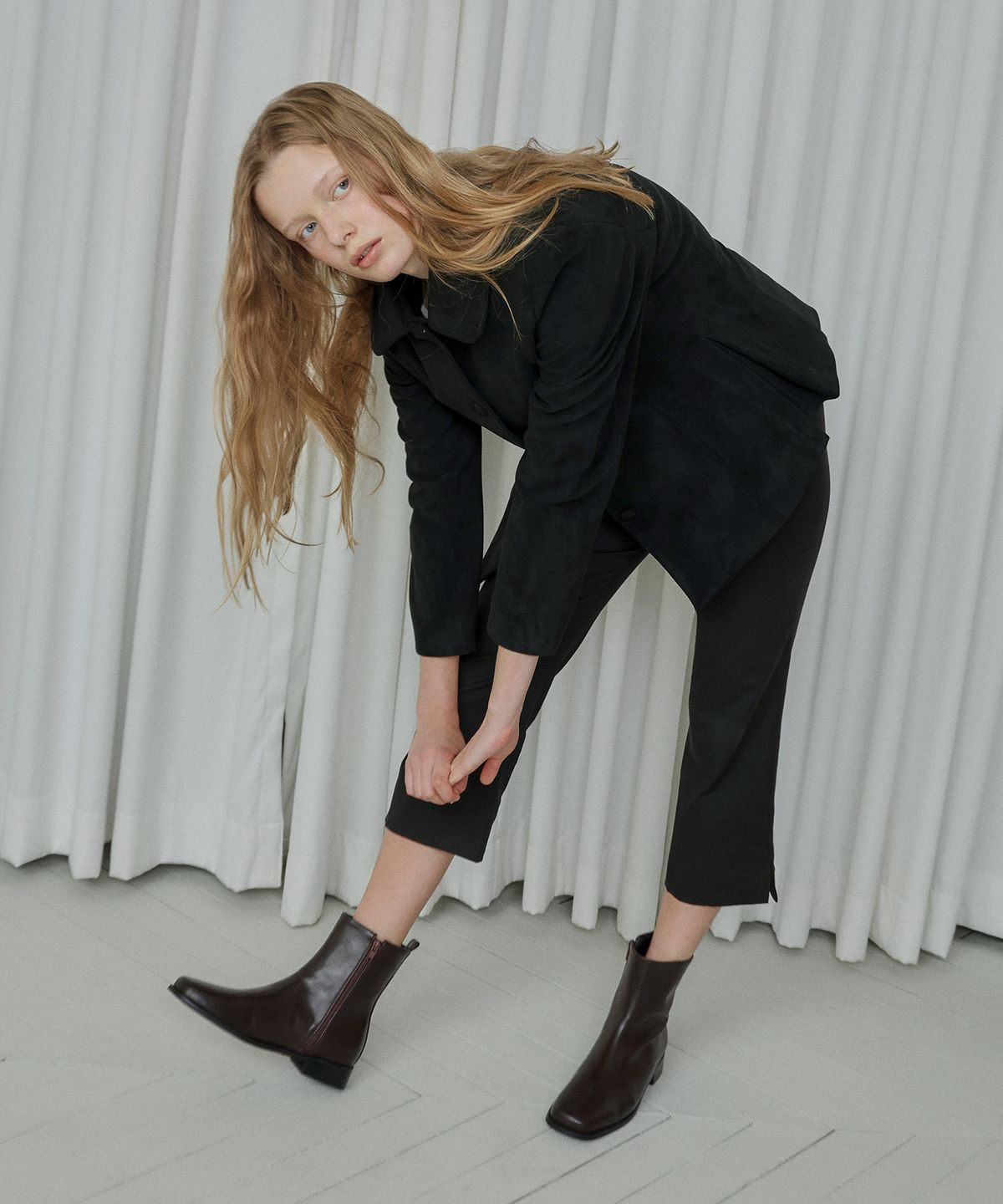 에퓨레(EPURE) VINO Square Ankle Boots (2color)