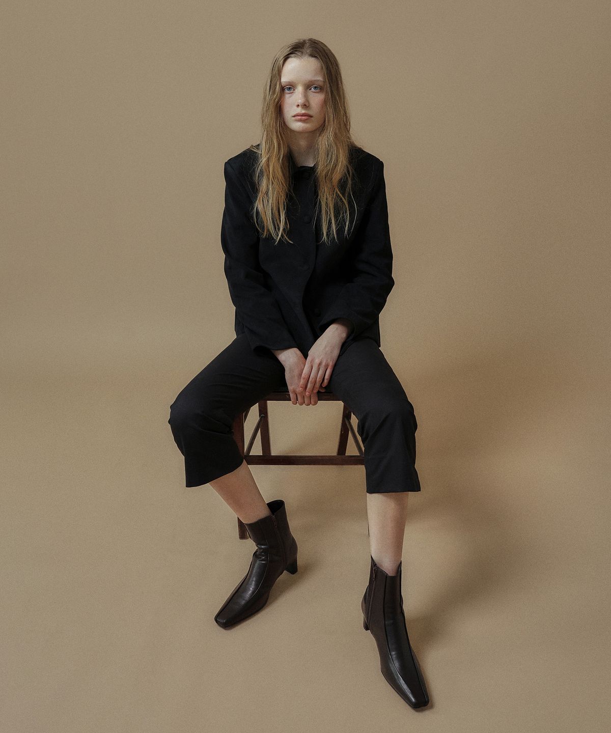 에퓨레(EPURE) SIU Square Ankle Boots (2color)