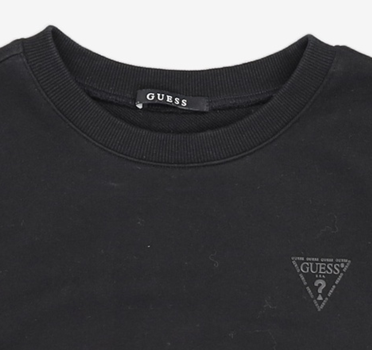 게스(GUESS) 남녀공용 삼각로고 CP쭈리 맨투맨 S