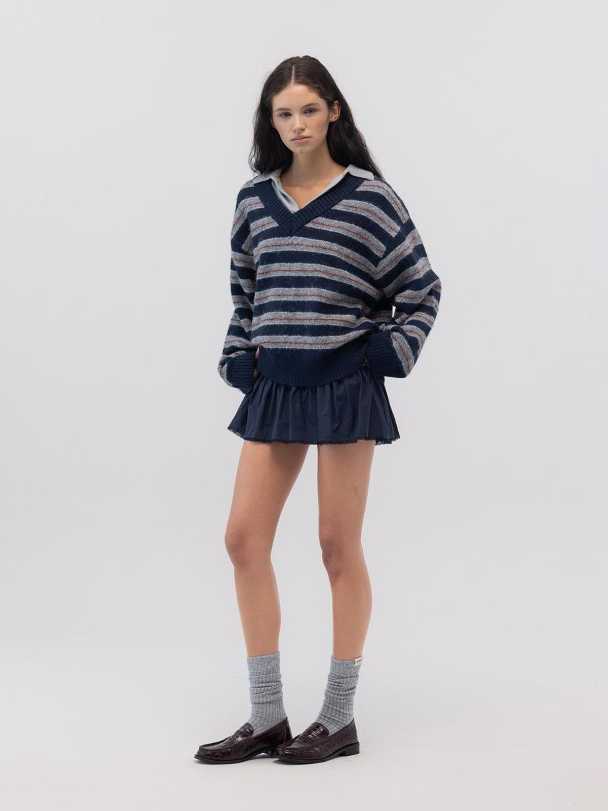 글로니(GLOWNY) MELLOW V-NECK STRIPE KNIT (NAVY STRIPE)